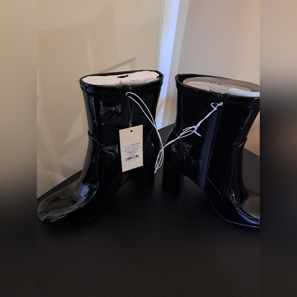 New Day Platform boots  with 3.5 heels NWT - Picture 4 of 4